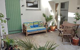L'Ancienne Ecurie, Near Carcassonne, Private And Charming Accomodation Corporate Bookings Accepted